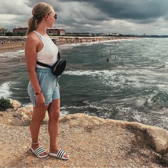 Adidas Slippers - Picture 3 of 16